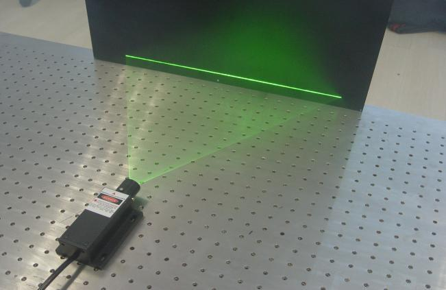 532nm 綠光連續(xù)一字線激光器